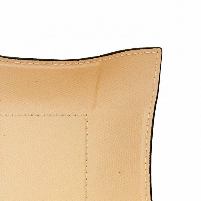 Giobagnara Taschenleerer Jack quadratisch S aus Leder peach - Detailansicht Leder und weiße Naht Lederablage Jack quadratisch S, cipria