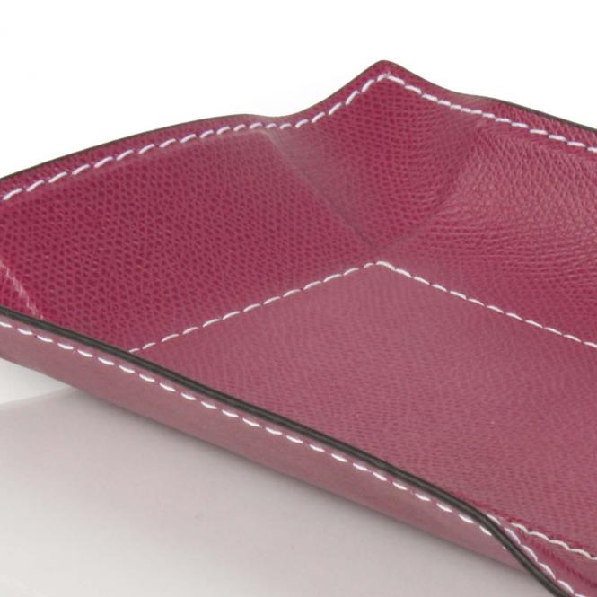 Giobagnara Vide Poche Jack rechteckig aus Glattleder beere - Detailansicht Leder und weiße Naht Lederablage Jack rechteckig M, Beere, Größe Medium 15 x 21 cm