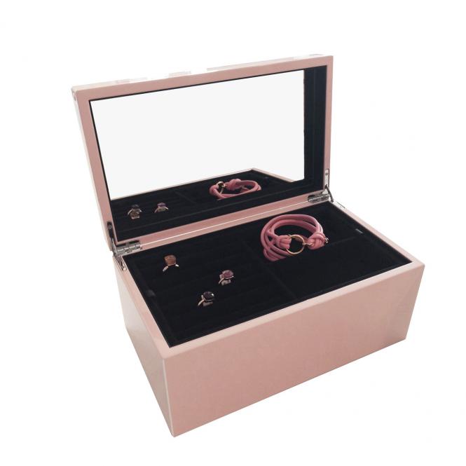 Gift Company Schmuckablage XS blush rosé - geöffneter Zustand dekoriert mit wundervollem Schmuck Schmuckkasten rosa XS, blush